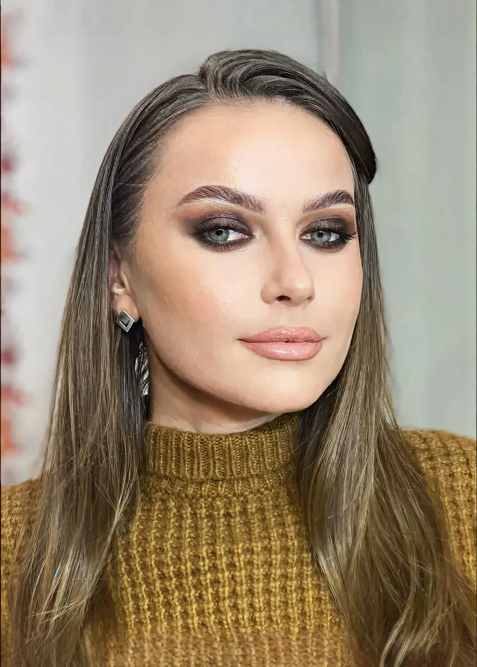 Lucrare finală a unei cursante, automachiaj realizat în urma instruirii profesionale